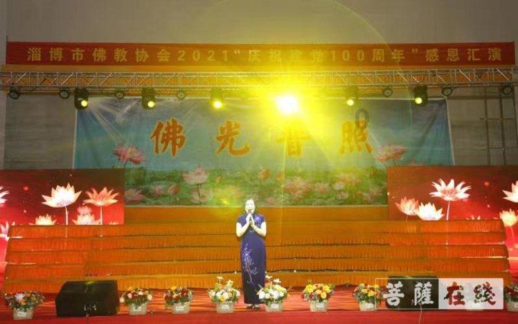 可爱啄木鸟逃脱